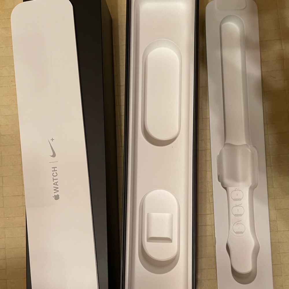 Apple Watch Series 2 Nike+ 42mm BOX Only